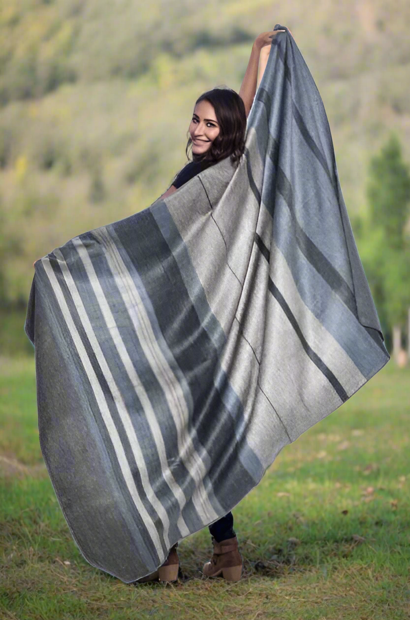 SHADOWS ALPACA THROW