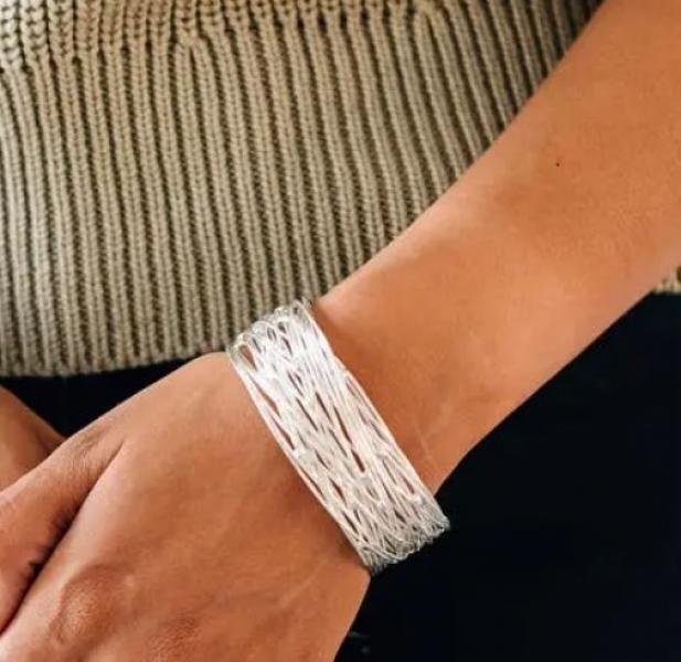 BIRD'S NEST CUFF