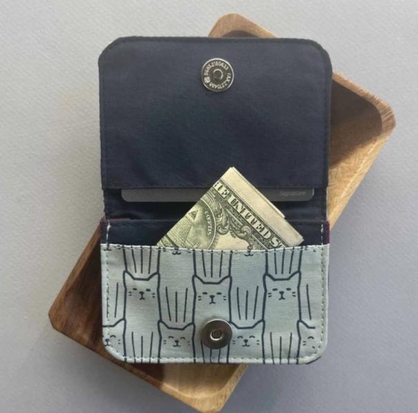 BLUE CAT CARD HOLDER